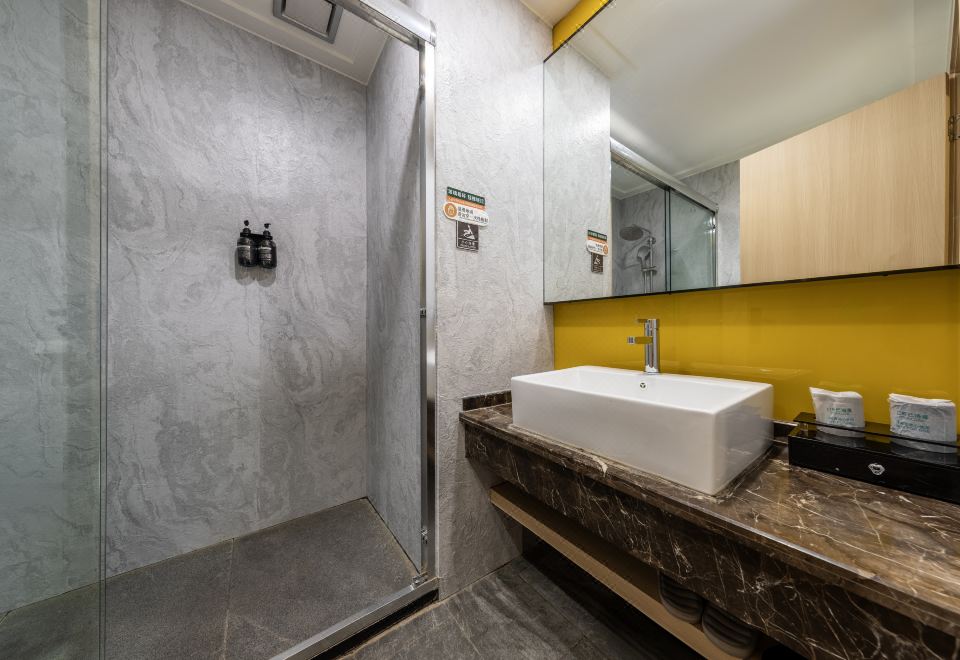 Lezhi Little Shell HotelQueen Room With Garden View