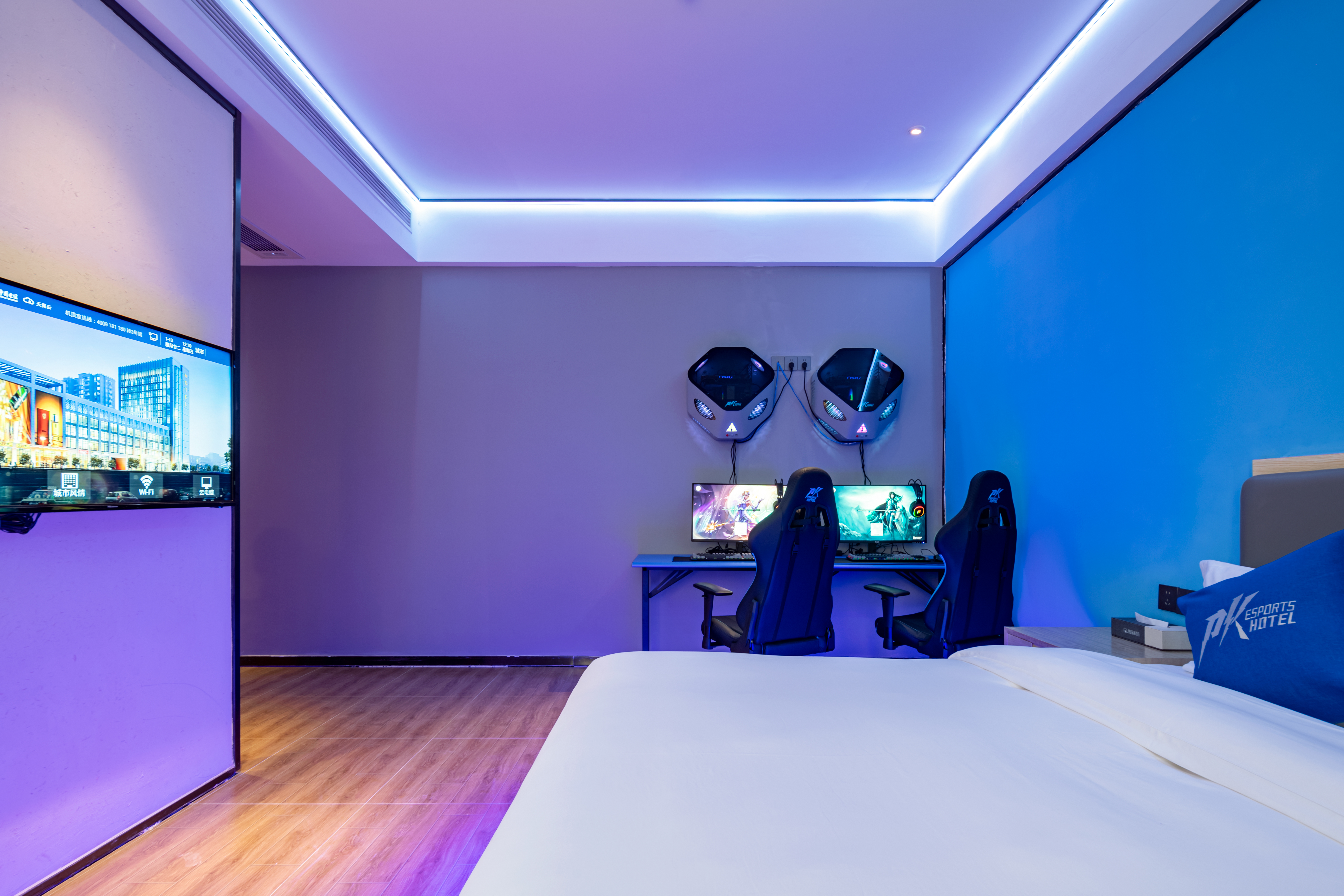 PK e-sports hotel (Xiamen International Convention and Exhibition Center)奢华电竞大床房[RTX3080Ti+32G+i5-12490+27寸2K+M2-240G网吧特权]