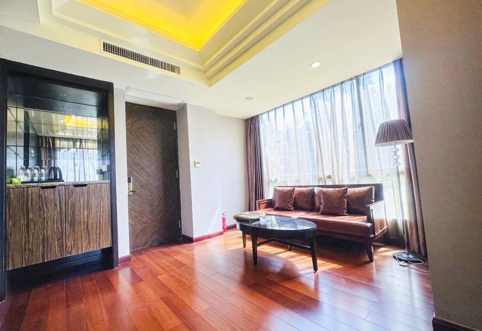 别墅山景大床房