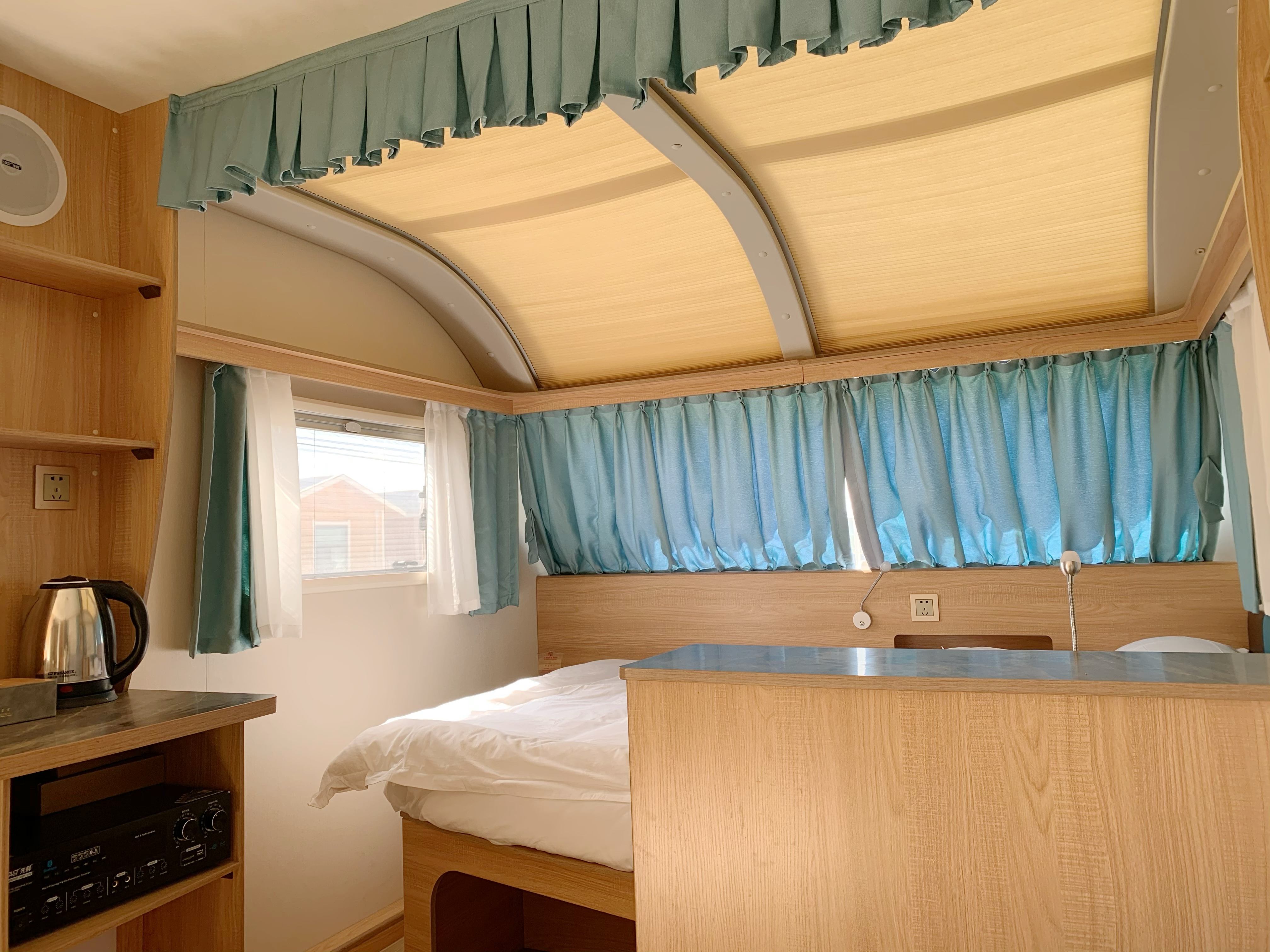 星湖秘境|房车供氧大床房-星空天幕