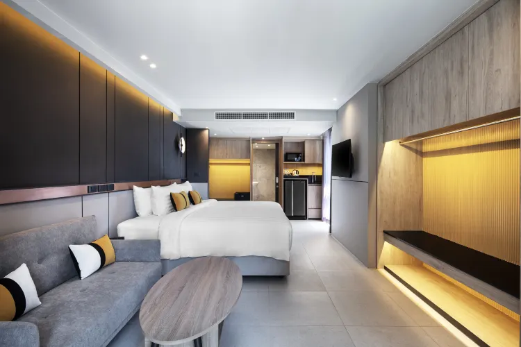 ห้องดีลักซ์ เตียงใหญ่ 1 เตียง