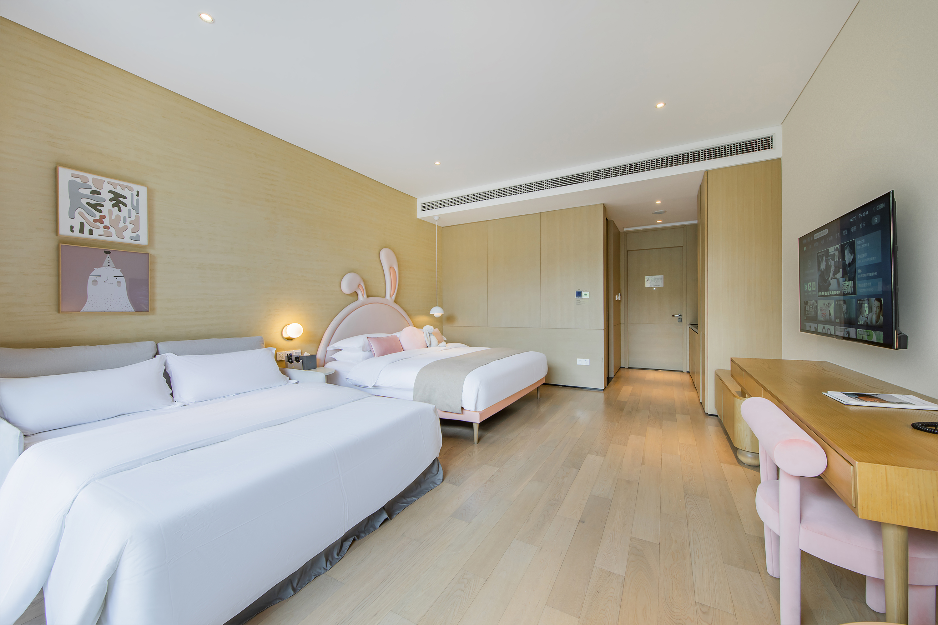 Family Friendly Room (Queen bed)