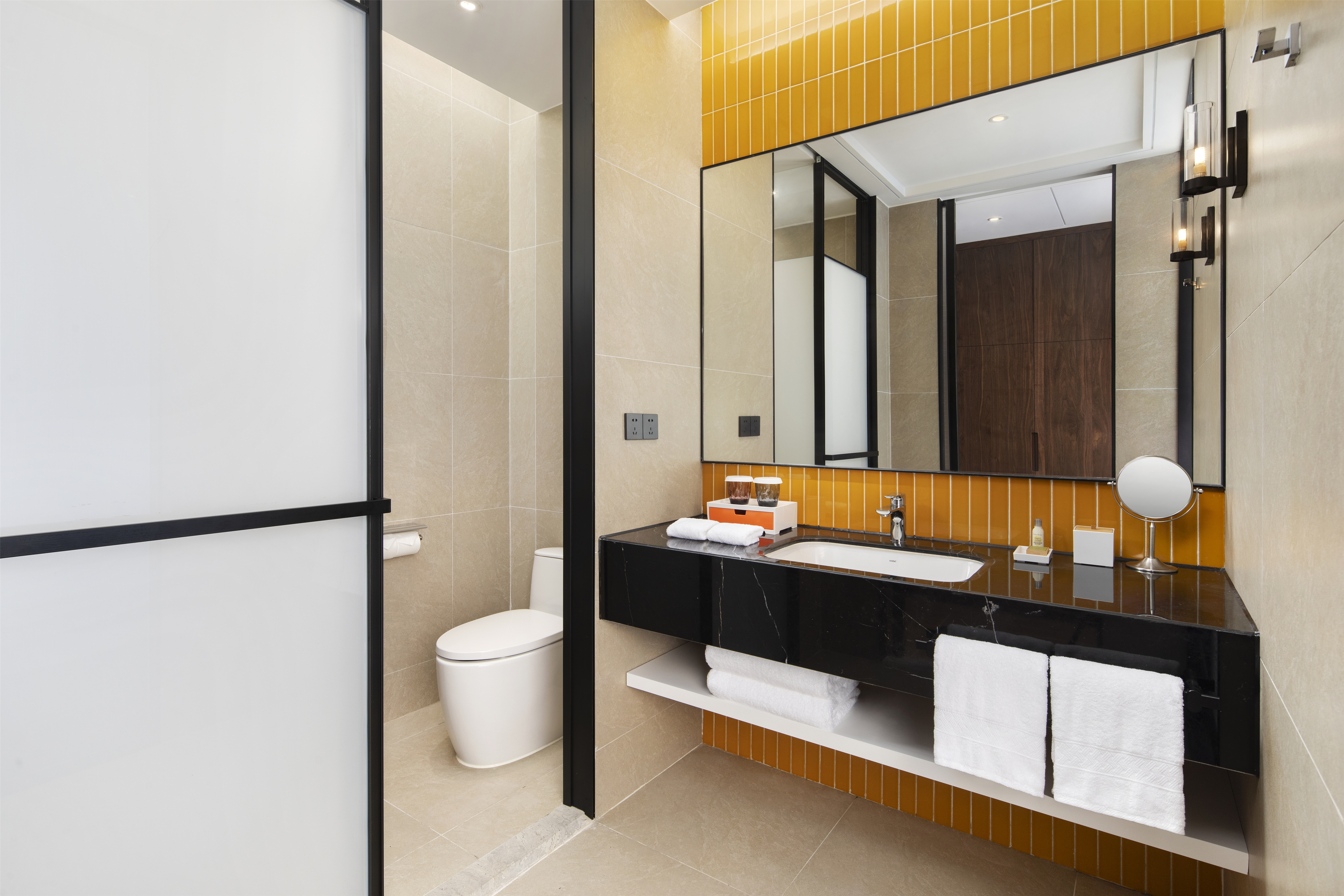 豪華城景套房（浴缸+地毯）