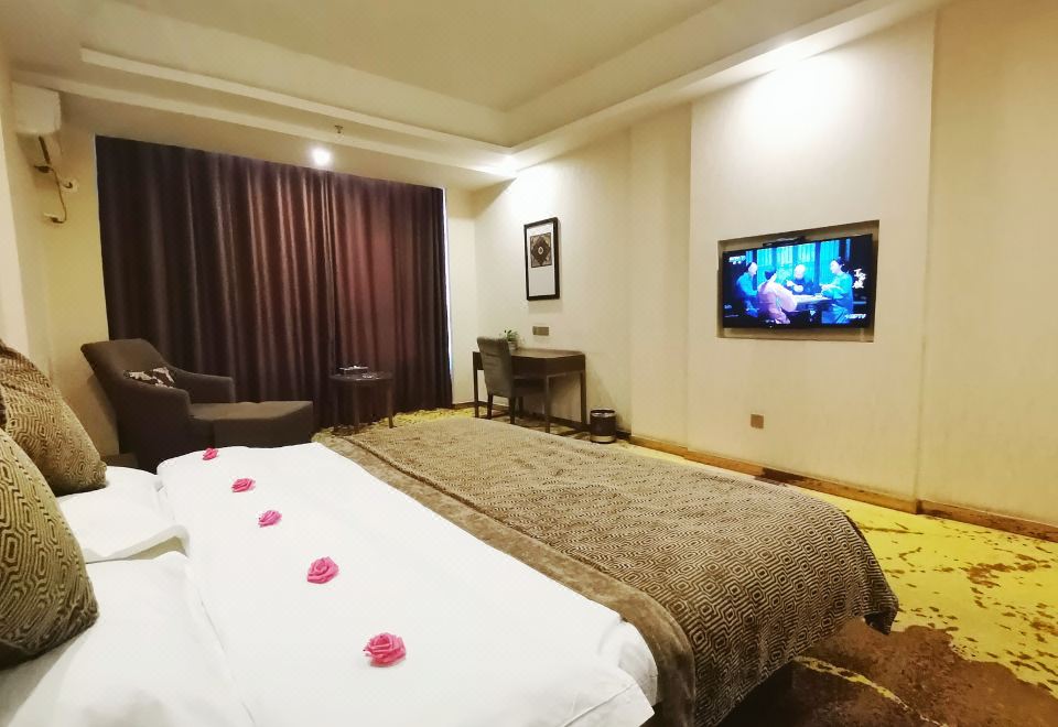 假日阳光大床房（双空调+零压乳胶舒适床垫）