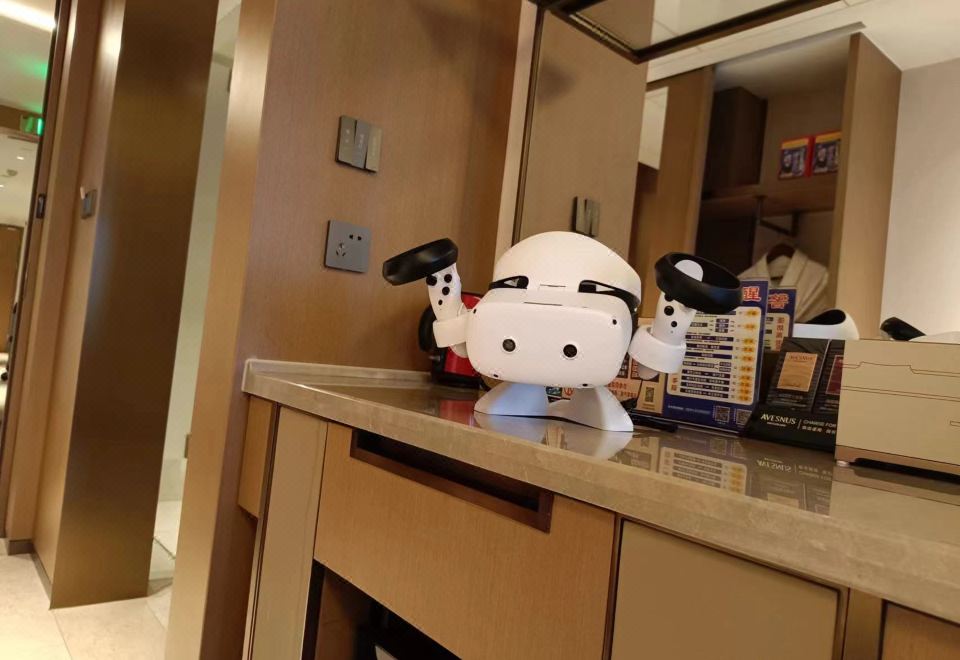 名成奇遇VR特色大床房（觀影+游戲）