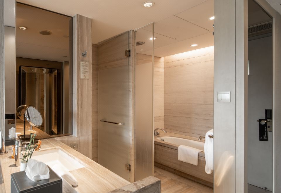 Grand Pacific HotelDeluxe Business King Room