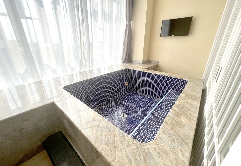 Baihualin Hot Spring Valley HotelGuardians Of The Universe Theme Family Room