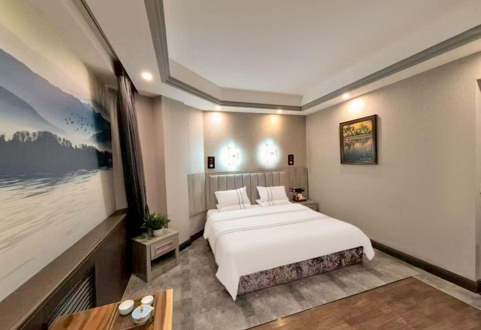 Fashionable Room (Double Bed)