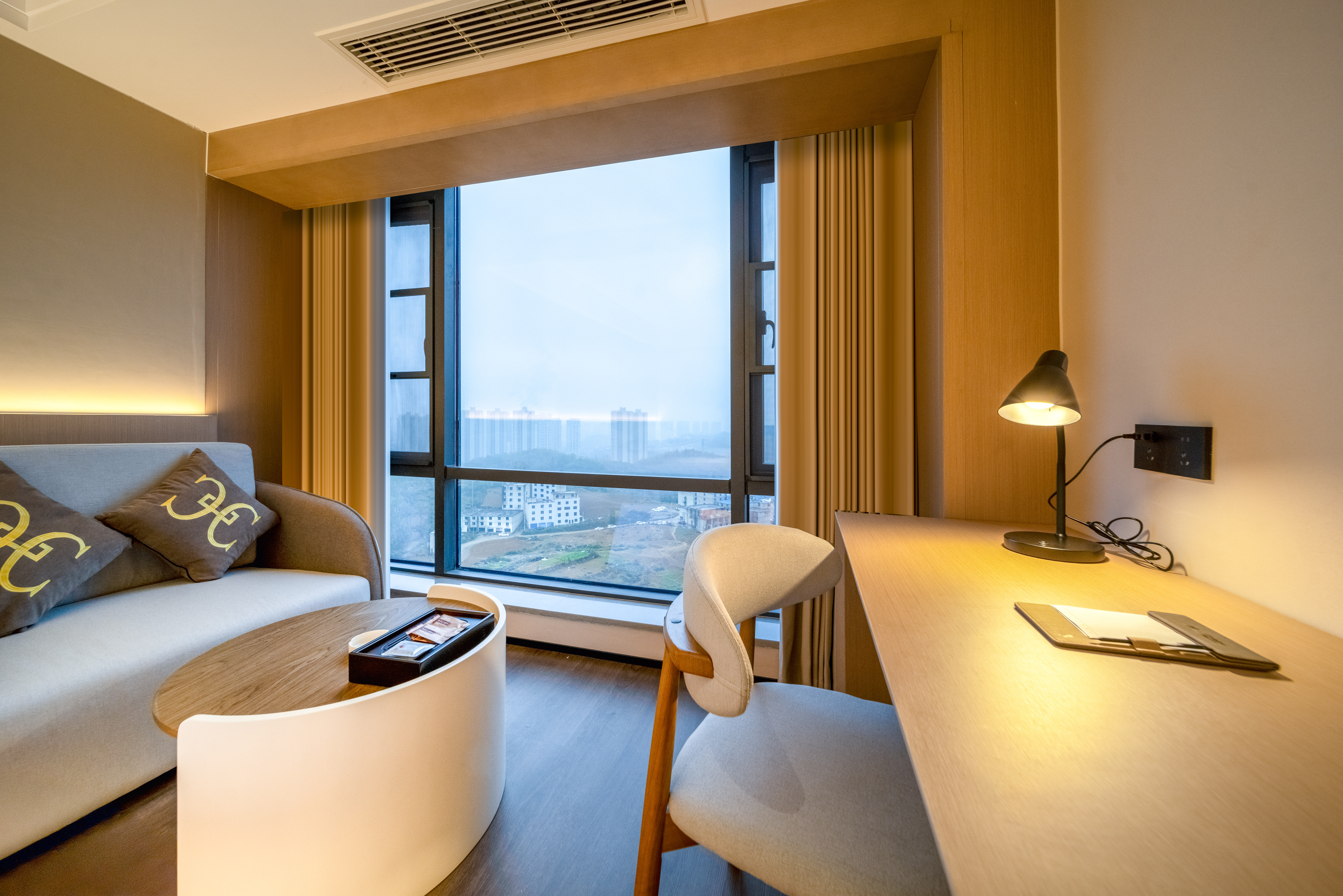 雅致特价双床房