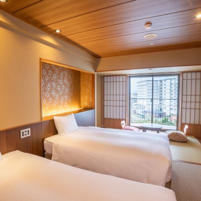 スタンダードルームB【畳スペース／バルコニー付／30平米】 函館 湯の川温泉 ホテル万惣 クーポン