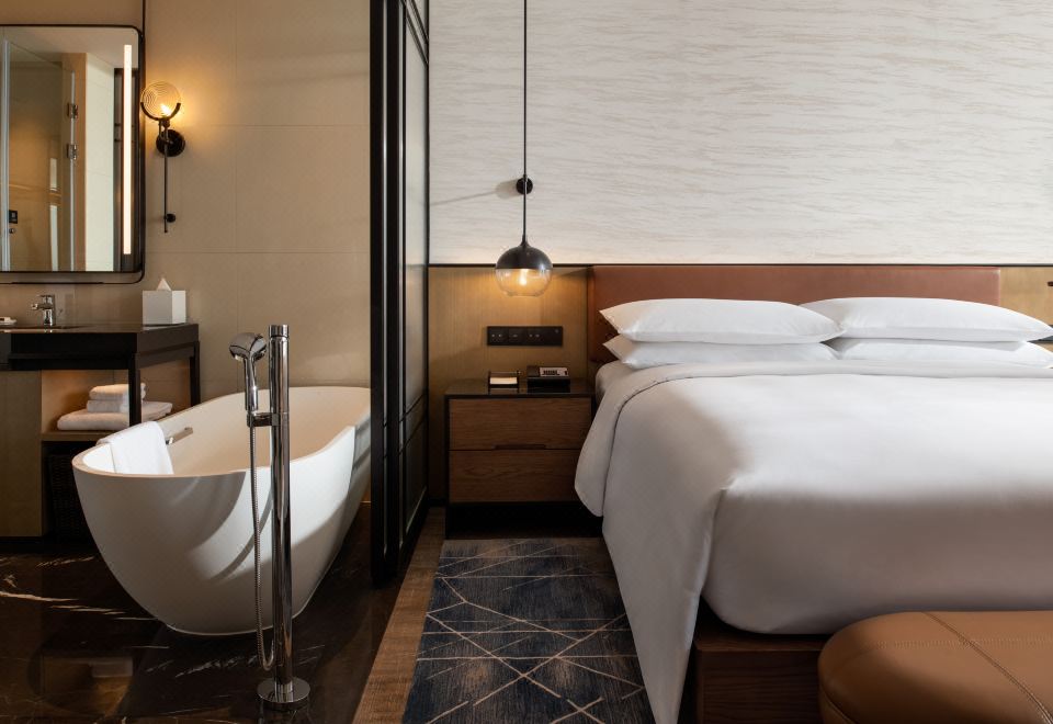 Sheraton Ningbo Xiangshan ResortSea-View Family Two-Bedroom Interconnecting Room