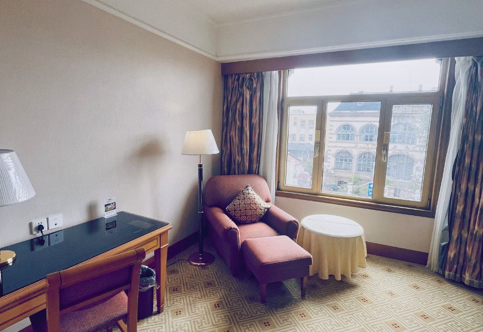 商务侧海景大床房