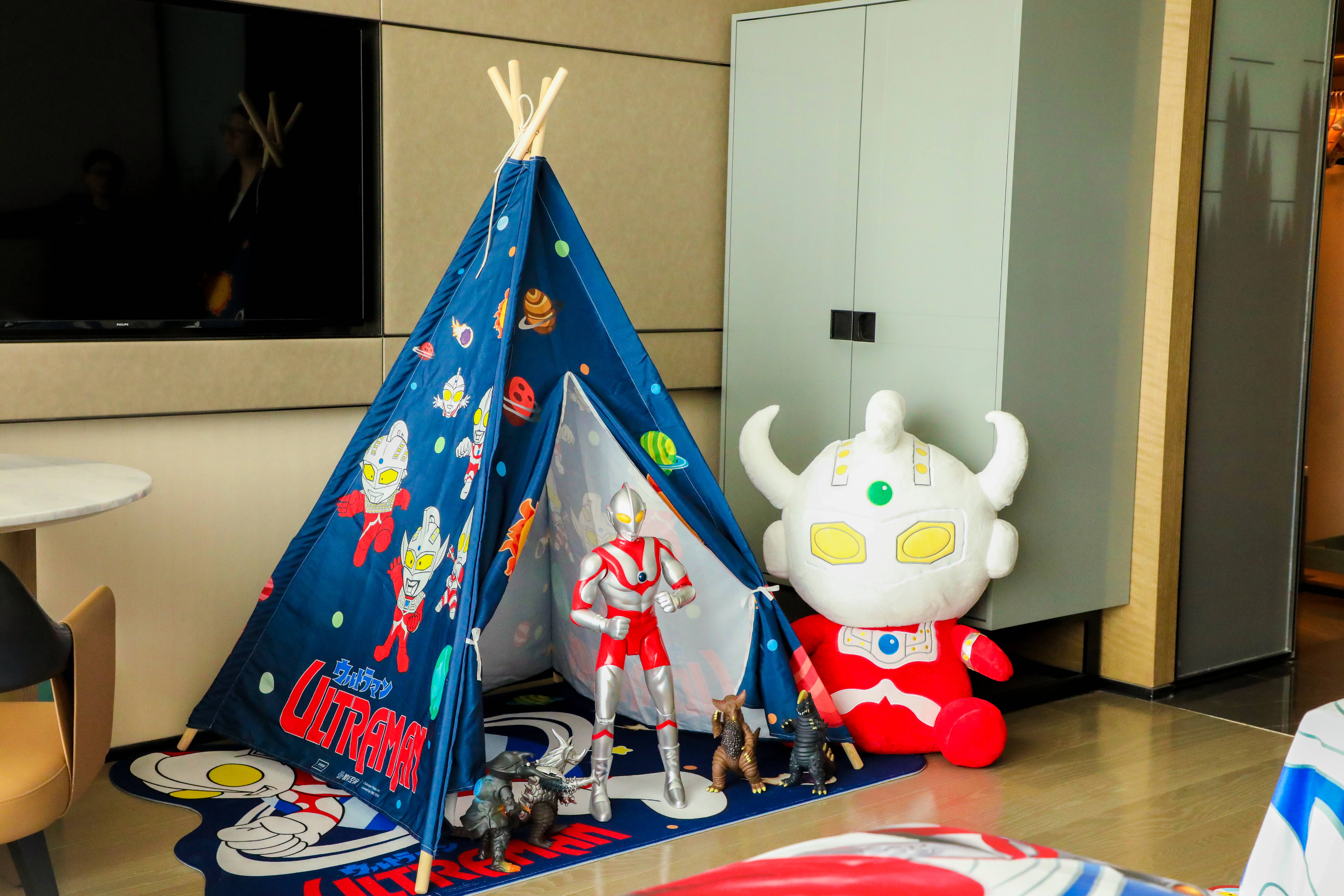 奥特曼亲子双床房