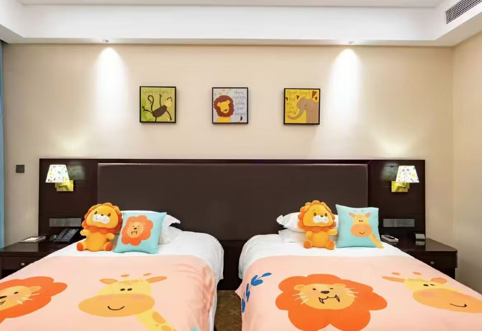 Shaanxi Dijian Nanshan (Huashan) Hot Spring HotelPremium Children's Playground Garden View Twin Room