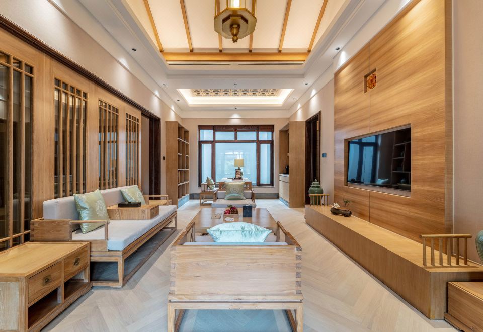 尊荣大床麻将套房（室内私汤）