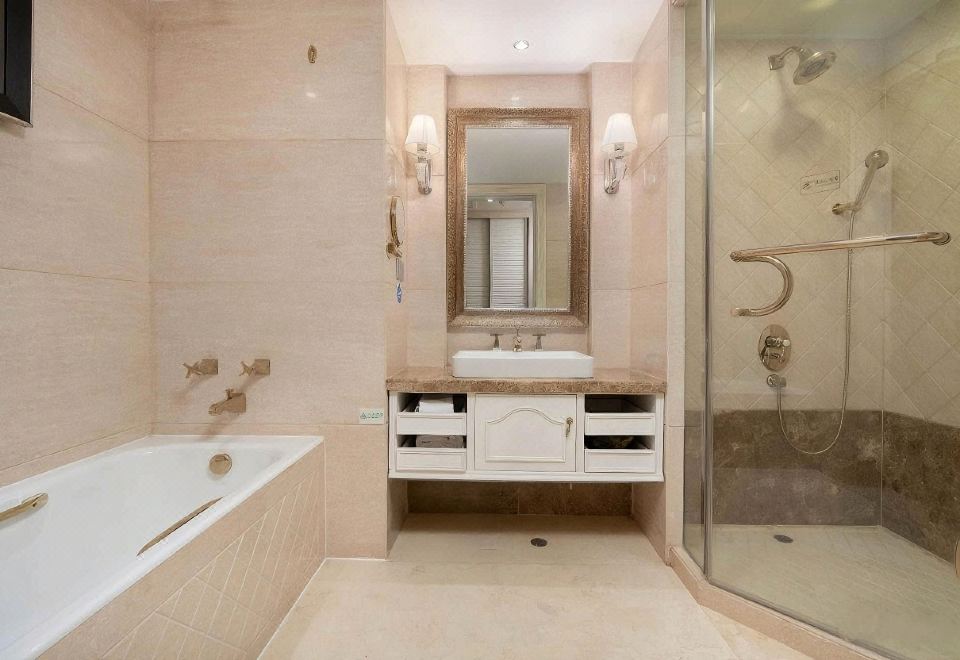 豪华大床房（贵宾楼+浴缸）