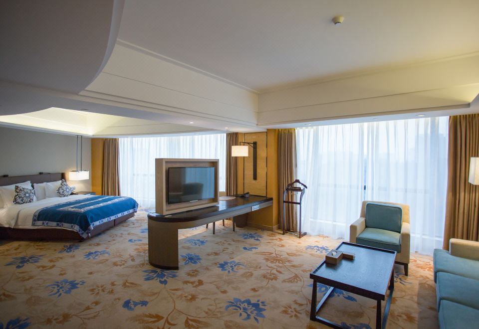 Gloria Grand Hotel JishouBusiness Suite