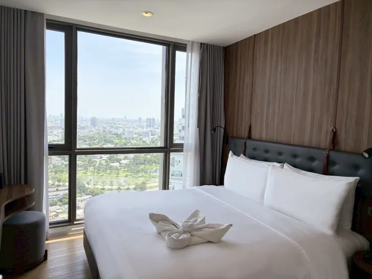 ห้องดีลักซ์แบบหนึ่งห้องนอนวันเบดรูม สกายวิว เตียงคิง ไซส์ /  ทวิน 