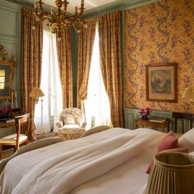 Large Deluxe Room La Mirande Promo Code