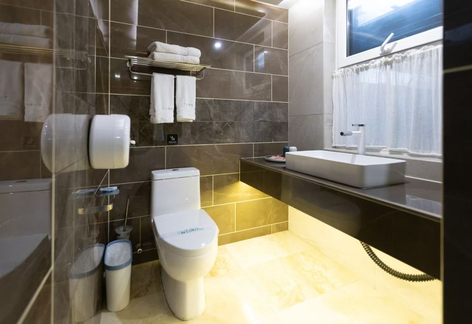 Fengcheng No.12 CourtyardQueen Room With Garden View