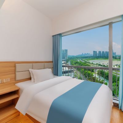 摩天輪觀景·豪華家庭套房 | 洗衣機+冰箱 温斯頓公寓（佛山華僑城歡樂海岸Plus店）優惠