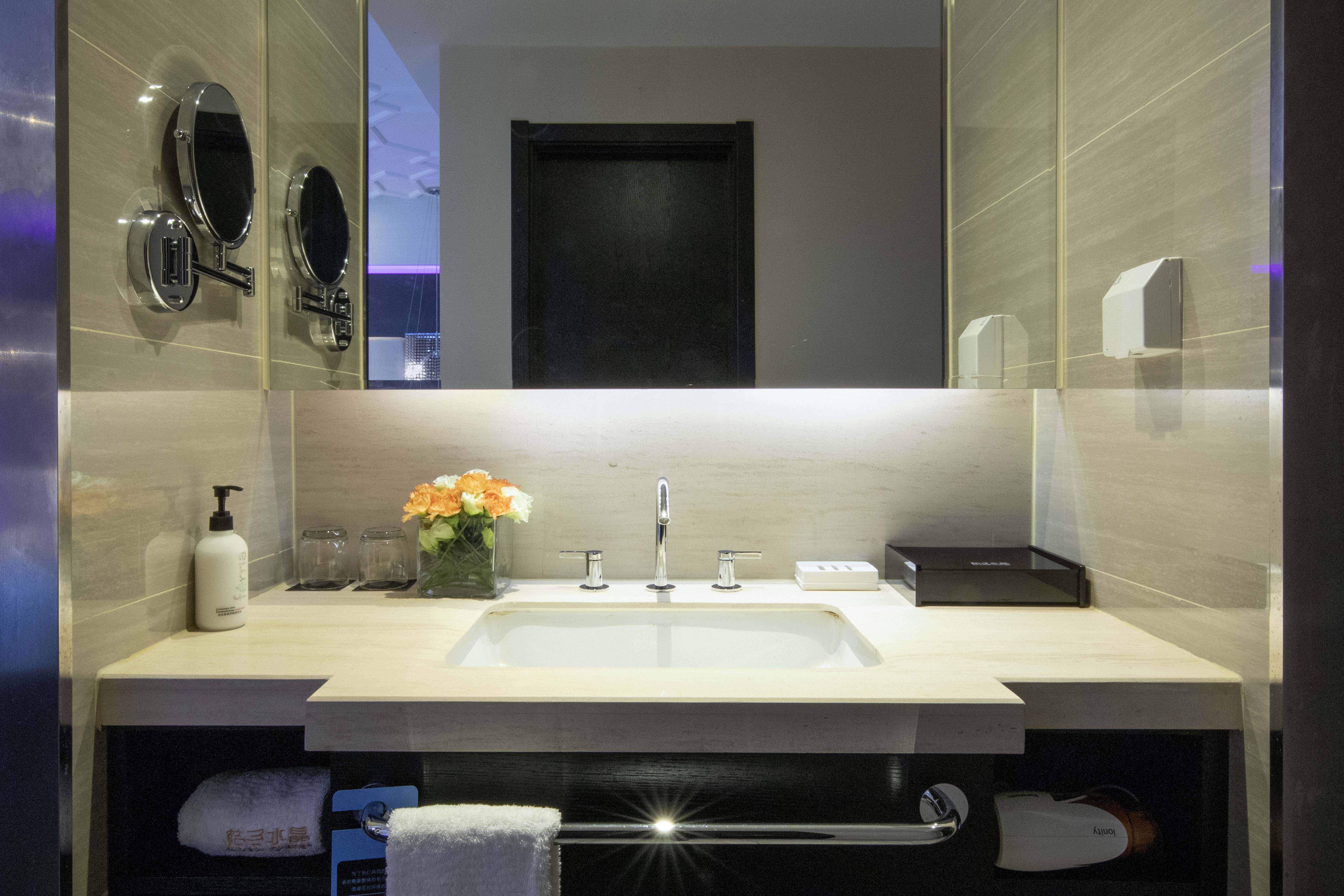 凱莉赫本（小冰箱＋深度睡眠枕）