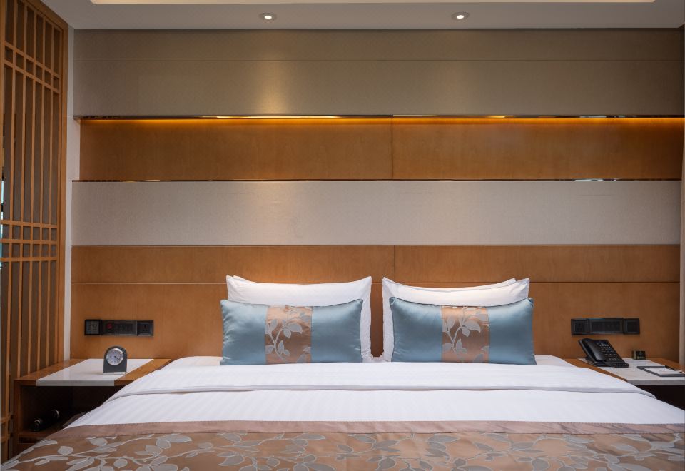 景观套房「直瞰城市地标+一室一厅奢阔空间+私享浴缸」