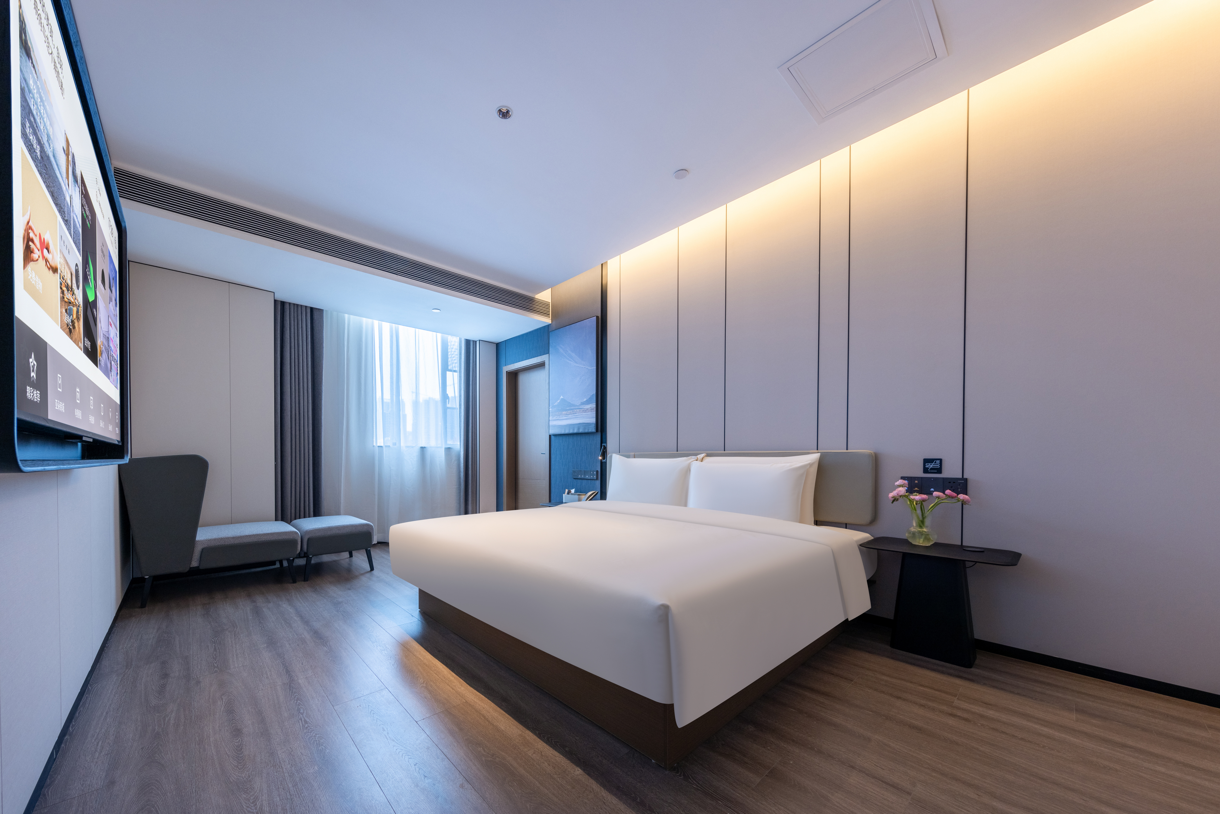 Guangzhou Panyu Chimelong Wanbo centre Atour X Hotel几木套房（投屏电视+小冰箱）