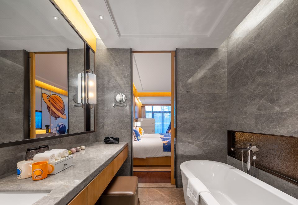 糖果星球亲子三床房（园景阳台丨太空舱丨萌娃帐篷）