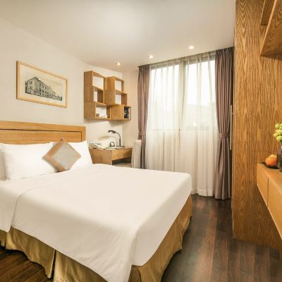 高級房 1張雙人床 禁菸 園畔森萊飯店優惠