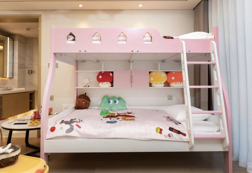 格林童话亲子露台家庭房