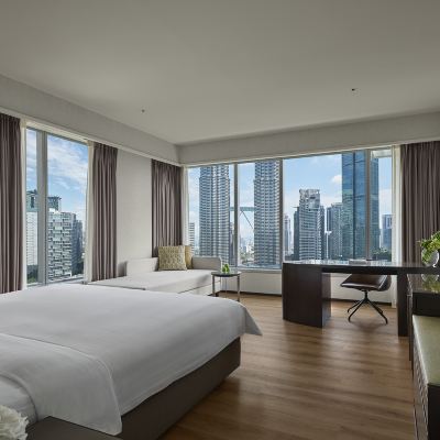 Traders Club Executive Room With Twin Towers View Kupon Traders Hotel Kuala Lumpur