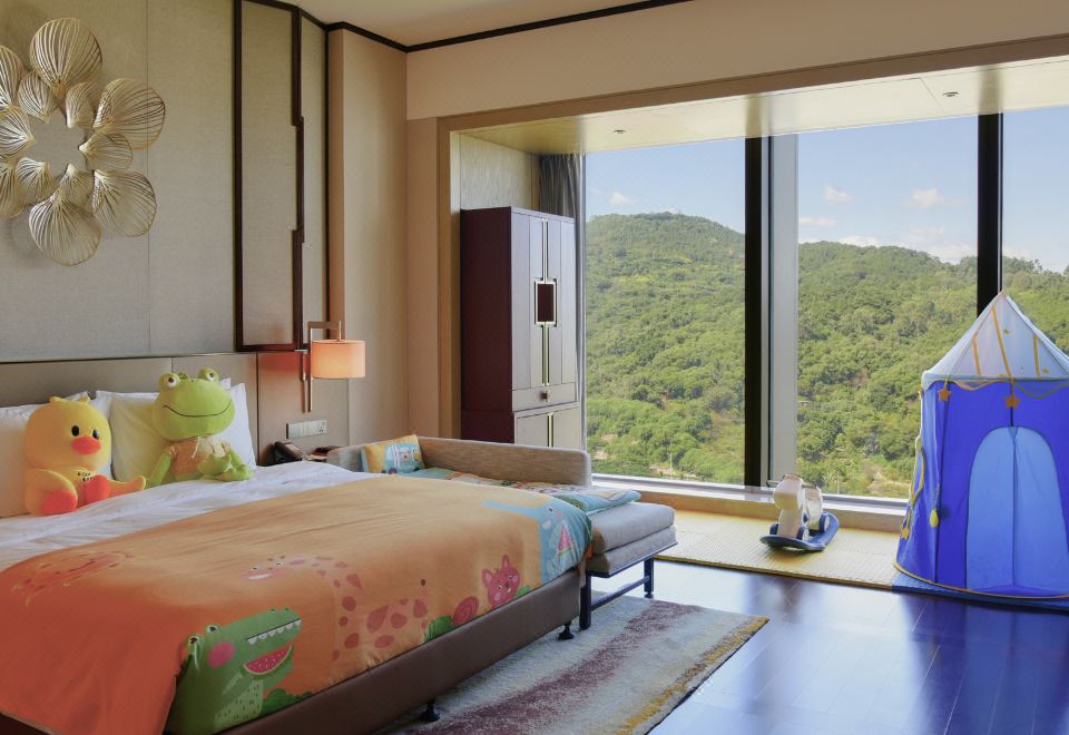 豪华房（超大床+海沧大桥景观+小童主题）