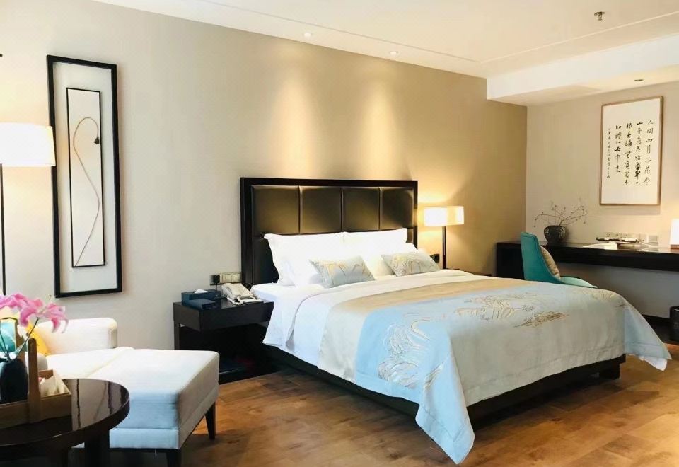 御風豪華大床房（大浴缸+舒適沙發+詩意空間）