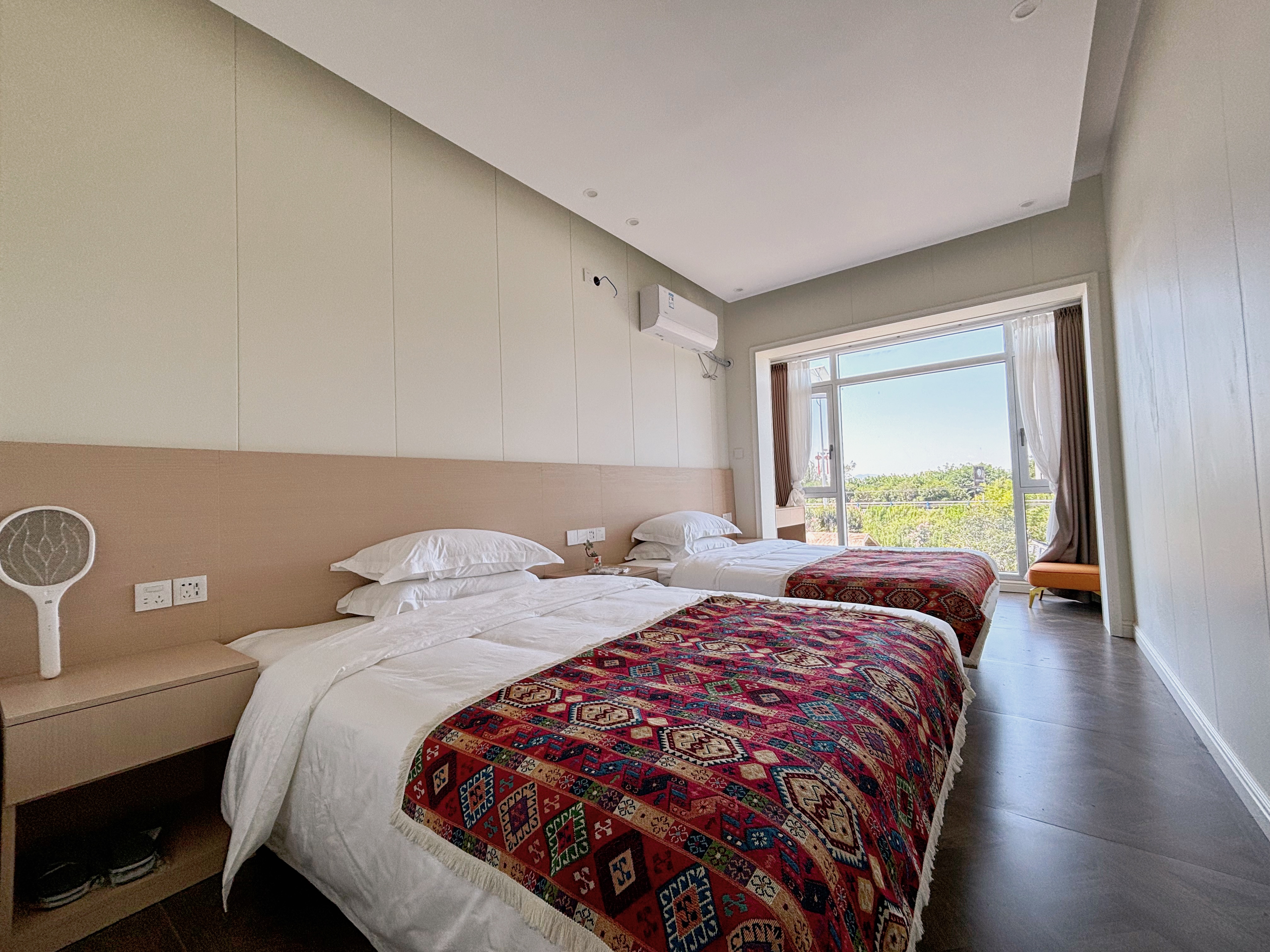 鑫璨-商务双床房