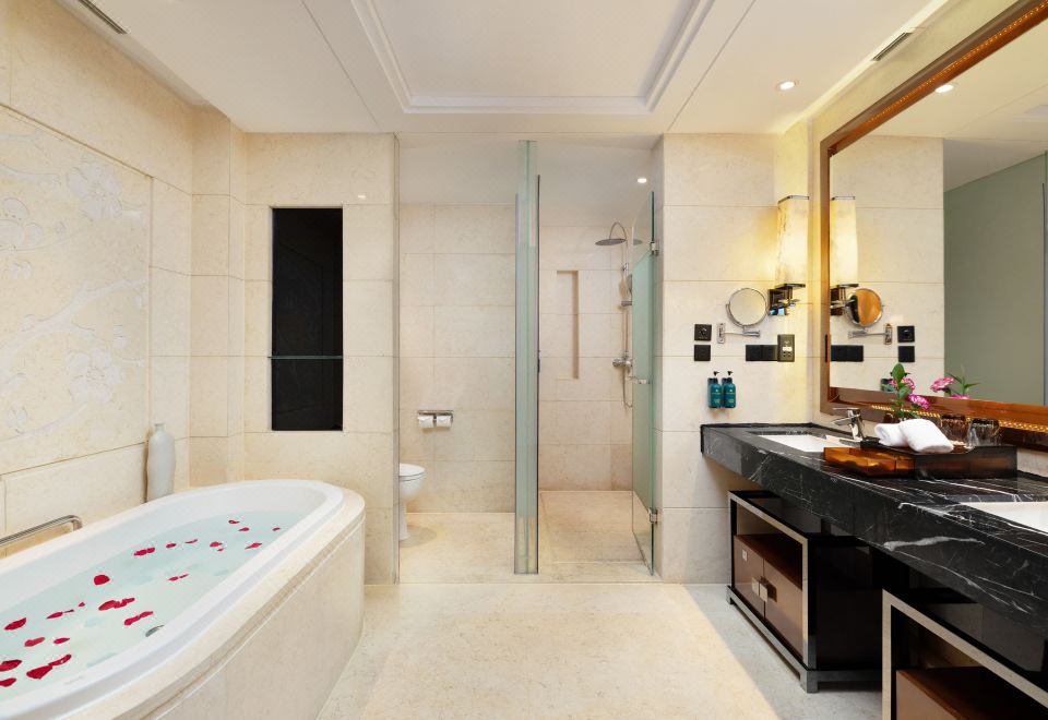 Crowne Plaza Chengdu West1 Bedroom Suite Balcony