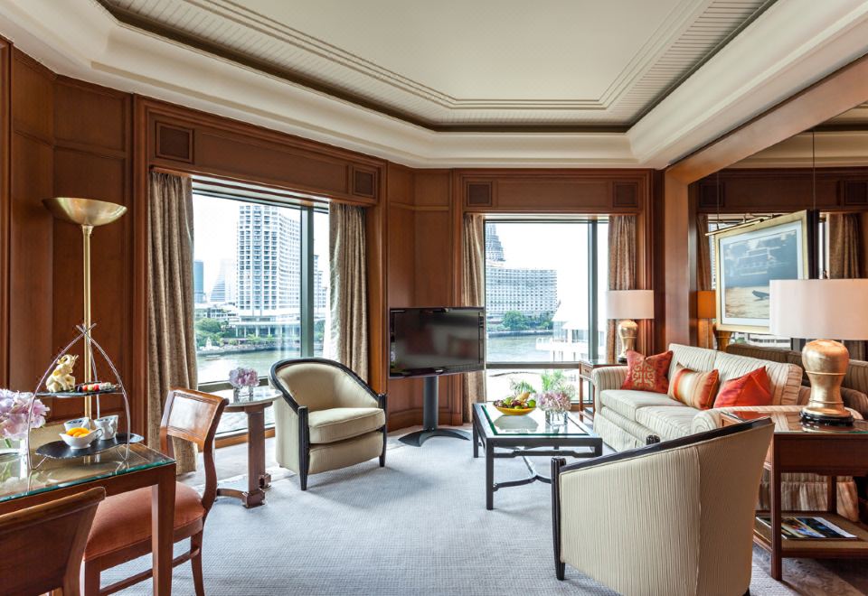 The Peninsula BangkokConnecting Room ( 1 Deluxe Room + 1 Deluxe Suite )