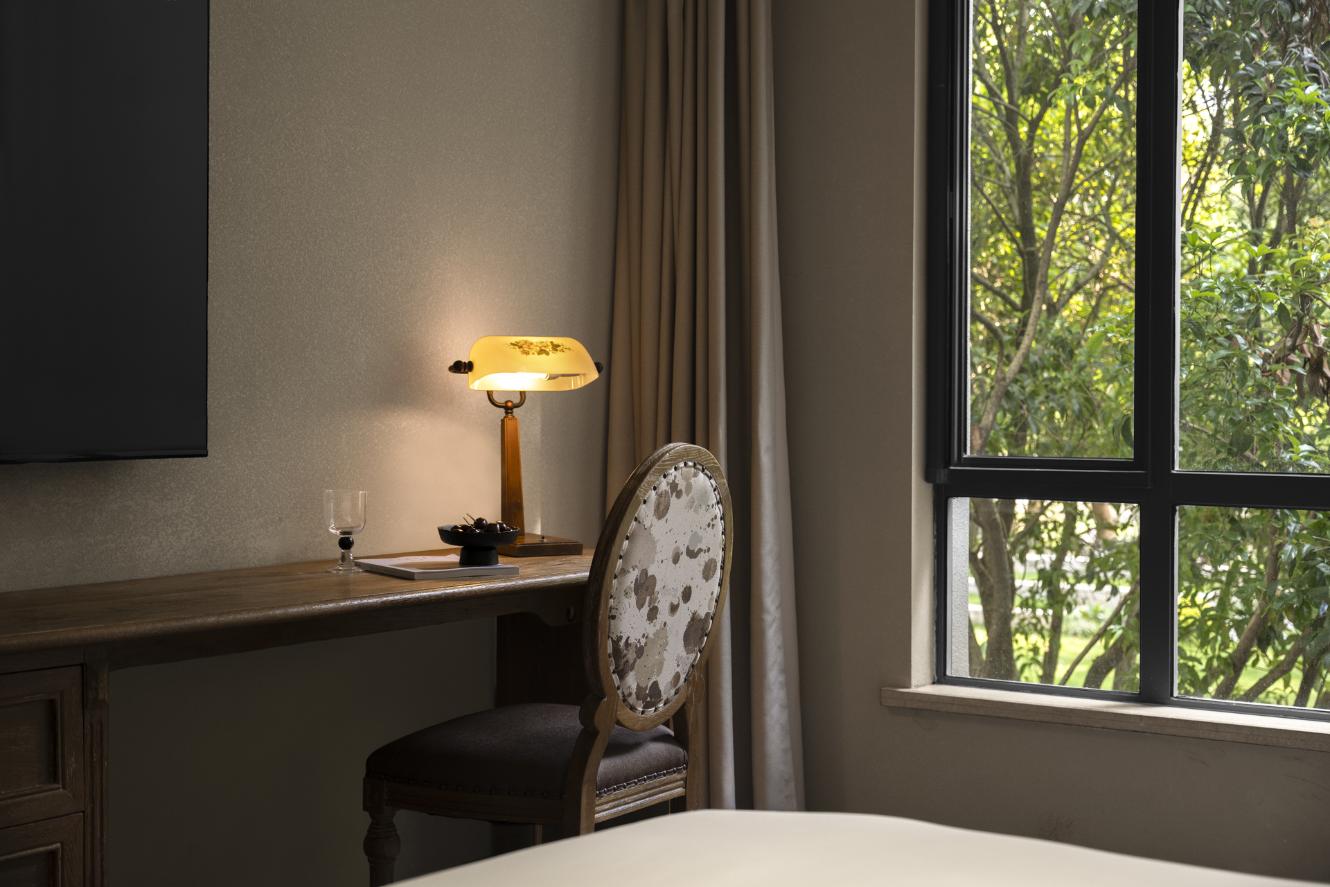 West Lake Vishwa ResortBuilding1-怡景大床房