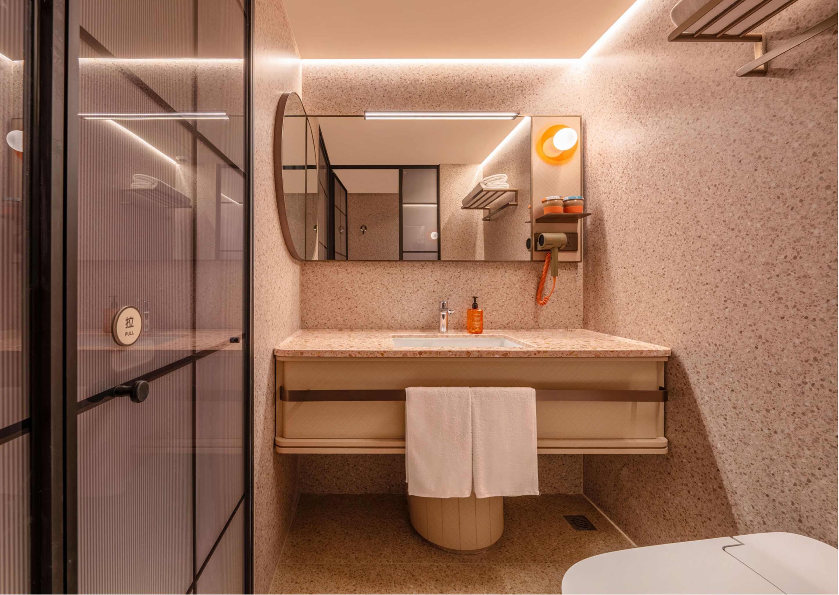 大床房（65寸电视智能投屏+冰箱+智能马桶）