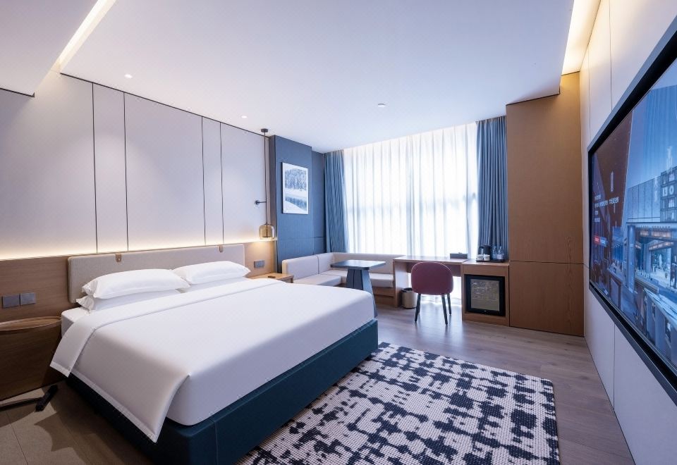 雅致·舒睡大床房-安心舒睡（中央空调+坐卧沙发+舒适好眠床垫+迷你冰箱+定制深睡好眠床品）