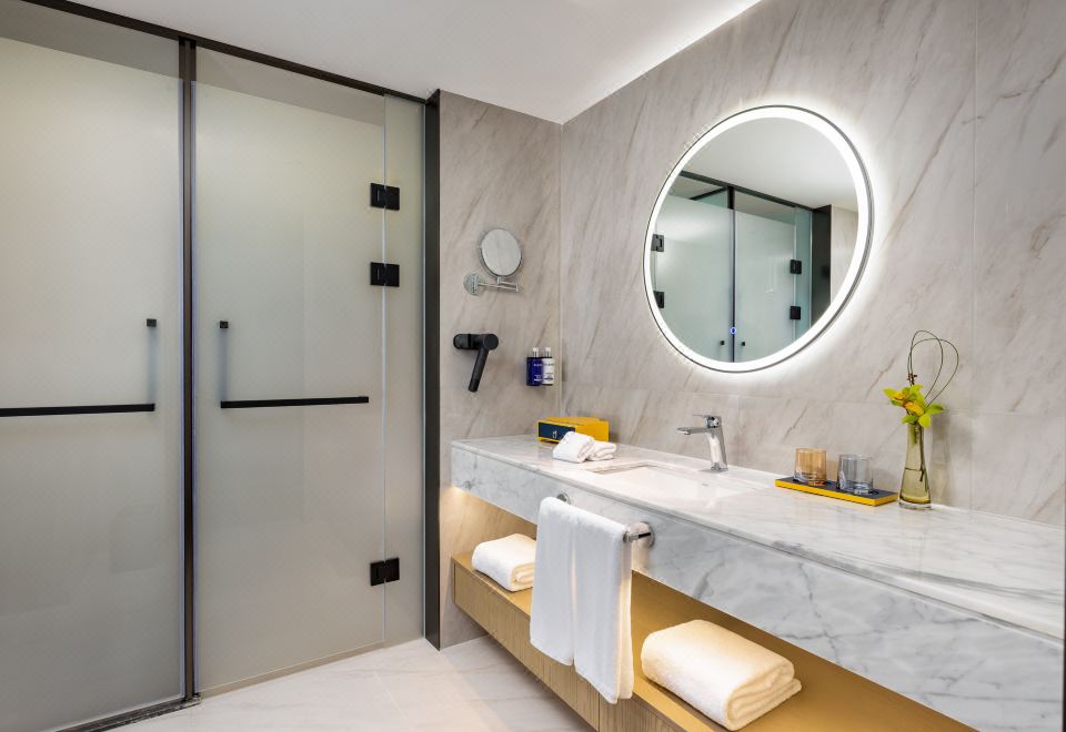 Two Bedrooms 2 King Beds Suite