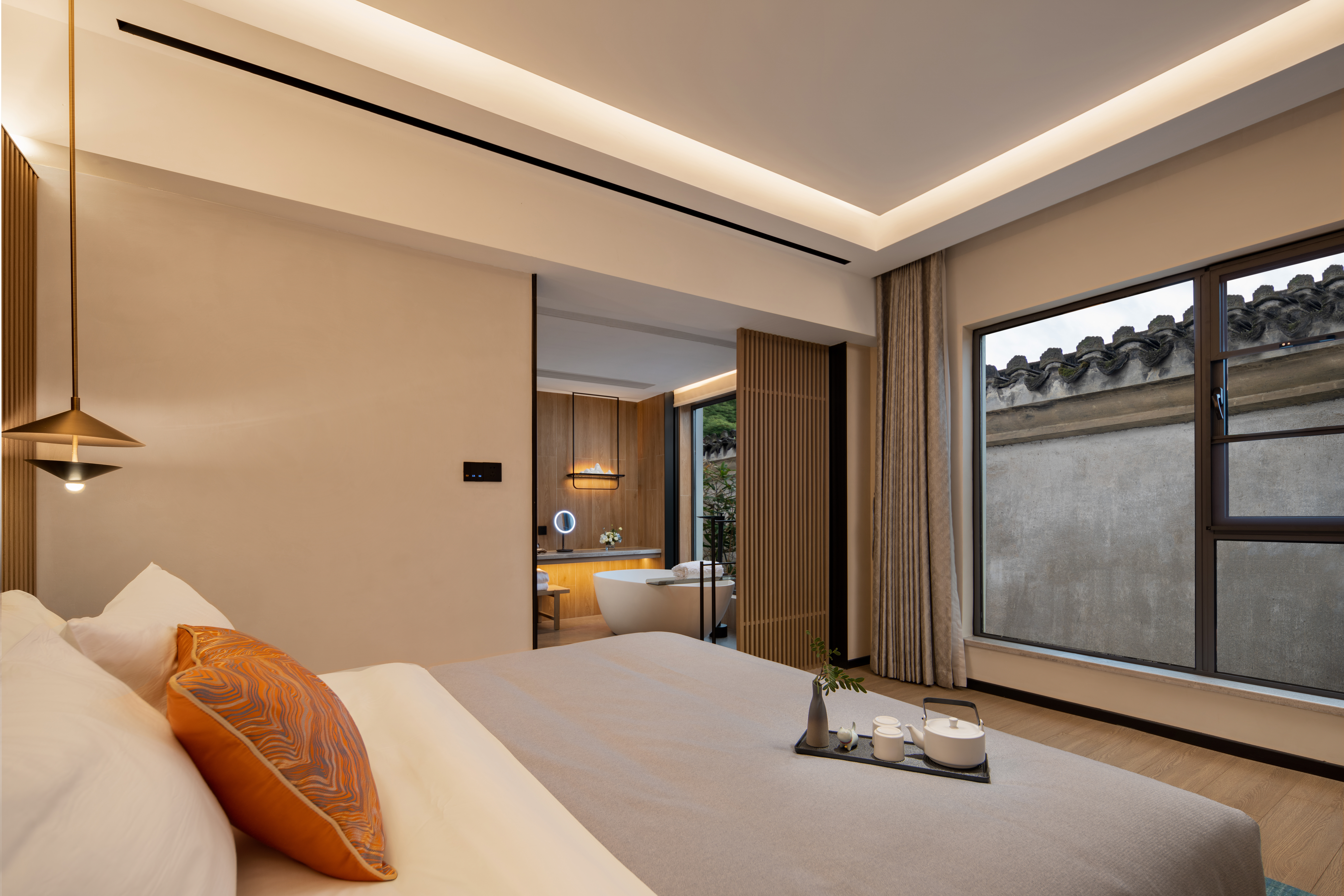 龙山一号·浴缸庭院套房（滚来滚去+深泡浴缸）