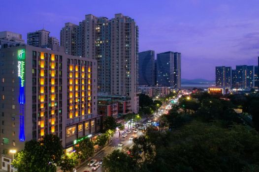 ฮอลิเดย์ อินน์ เอ็กซ์เพรส ซานโถว ซิตี้ เซ็นเตอร์ บาย IHG