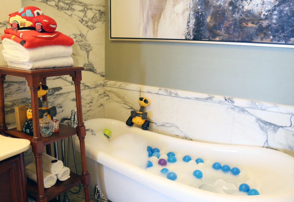 至尊海景汽車親子三臥套房【小童小帳篷+小童用品】