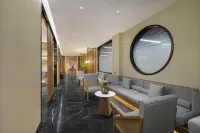 QIANNA HOTEL GLORIOUS(Wuyang No.2 High School)
