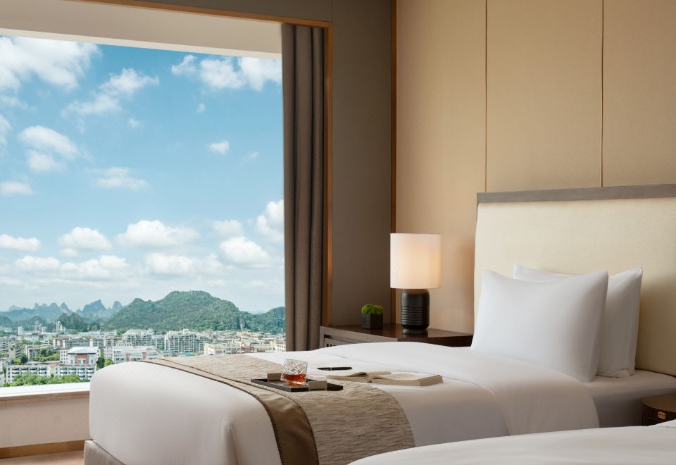 豪华双床房丨静音全景落地窗+智能客控+金可儿甜梦之床