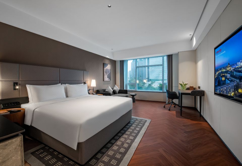 城際行政房-大床（長沙發+絲漣床墊+65寸投屏電視）