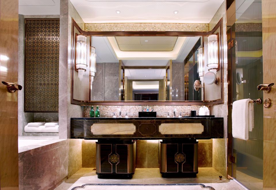 行政套房（城市山景+奢享空間+深睡床墊）