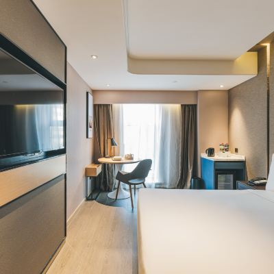 珍寶大床房（手機投屏＋深度睡眠＋小冰箱） 上海徐家匯天鑰橋亞朵S飯店優惠