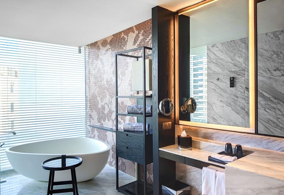 The Shanhaitian Resort Sanya, Autograph CollectionDeluxe Twin Bed Room